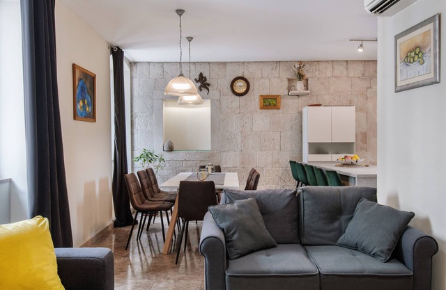 How To Live Better In Split, Apartment