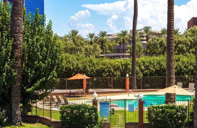 Howard Johnson by Wyndham Phoenix Airport/Downtown Area