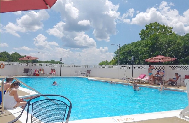 Howard Johnson by Wyndham Lexington