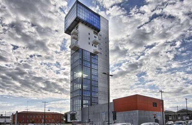 Htm Tower - 1002 Executive by Halldis