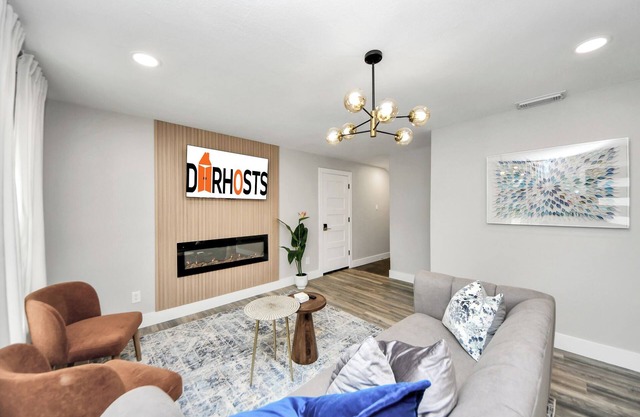 HTX/Oak Forest/77018 - Remodeled Home
