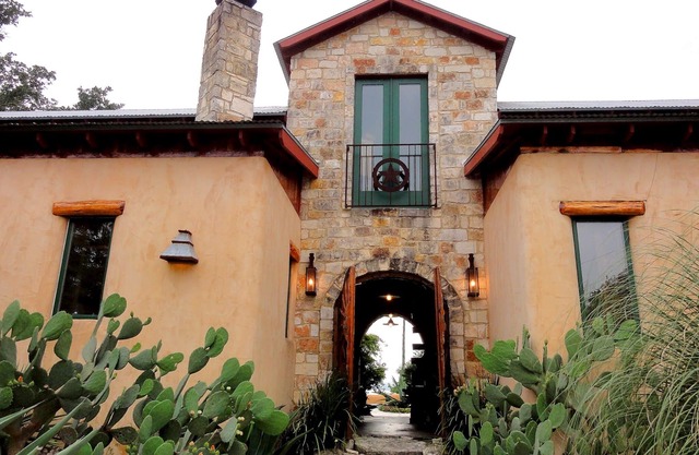 Hudson Bend Casa at Lake Travis Owned by famous chef