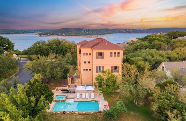 Hudson by AvantStay | W/Beautiful Views, Multiple Living Areas, Pool & Games