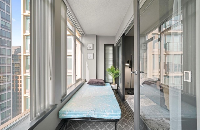 Hudson Central: Sleeps 5+Office+Gym+Parking