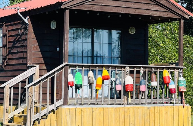 Hudson's Boat House - Near Smith Lake Park