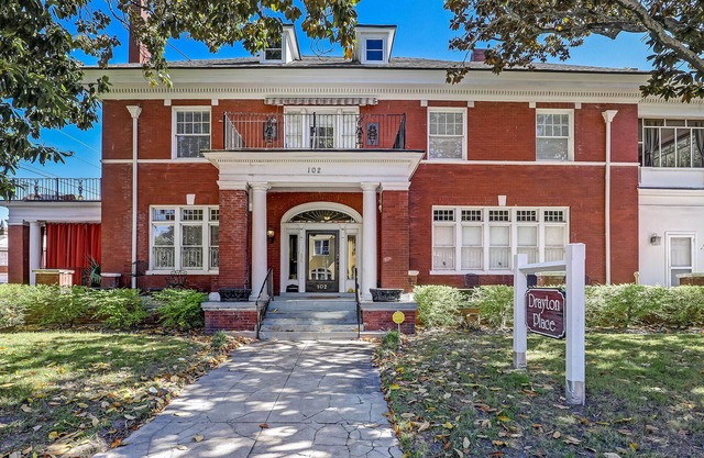 Huge Home in Starland District, Heated Pool Access