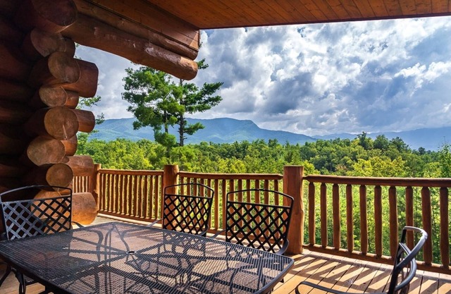 Huge Log Cabin | Owner Managed | Mtn Views | Fire Pit | Lawn | Brook | Swing Set