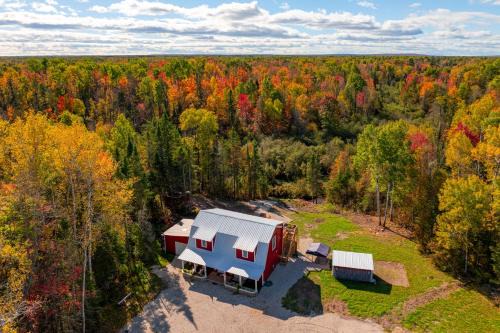 Hunt, Hike and Fish! Remote UP Cabin on Chubb Creek