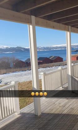 Hus ved sjøen
