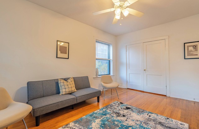 Hyde Park Chic 1BR Prime Location Near University of Chicago