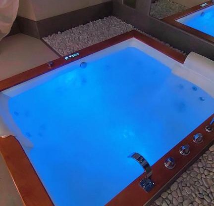 HYDROSUITE