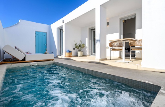 Hypnōs boutique villa with amazing heated pool hot tub
