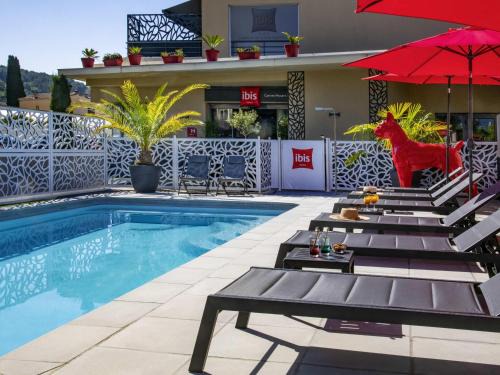 IBIS Cannes Mouans Sartoux Piscine parking gratuit