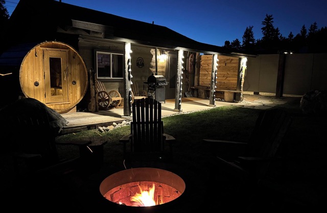 Iconic Colorado Experience/Getaway: Hot Tub, Sauna & Mountain View, 43 acres