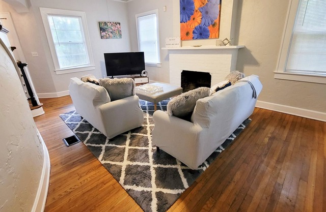 Iconic House! 4 Bedrooms- Next to Shands / UF Health/ Walk to Stadium