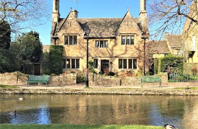 Iconic Luxury Detached Period House on the River Bank with parking.