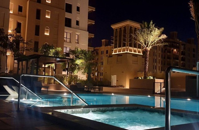 Iconic Views Apt With Balcony Close to the Beach