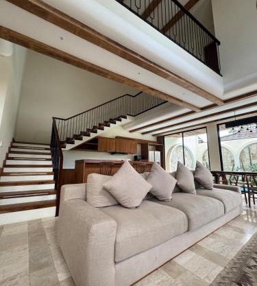 Tuluscoliving Villa Tuban 4 Bedroom & 5 Bathroom