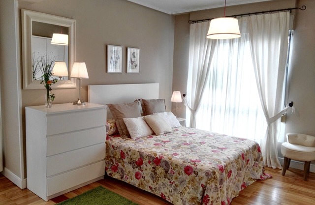 Ideal families. Wifi, bus at the door, area without OTA, beach nearby