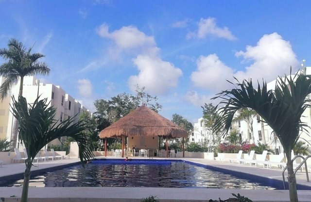 Ideal for couples! Perfect and safe for relaxing, reading and swimming in the pool!