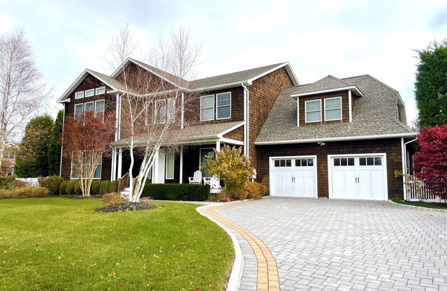 Ideal for family: pool, park, tennis, mins from Southampton Village/Beaches