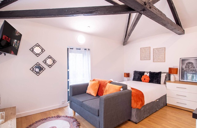 Ideal for Work Trips Near Kirkstall