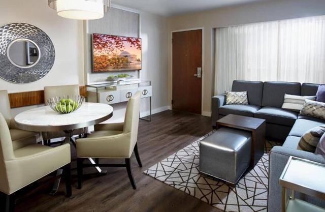 Ideal Mix of Comfort and Value! Onsite Pool, Parking, Near The Capitol