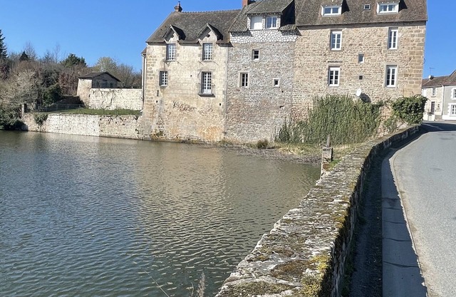 Idyllic 6 Bedroom French Chateau Holiday Home