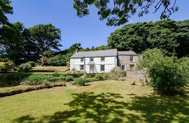 Idyllic and magical mill house in St Ervan, Cornwall with a magical garden