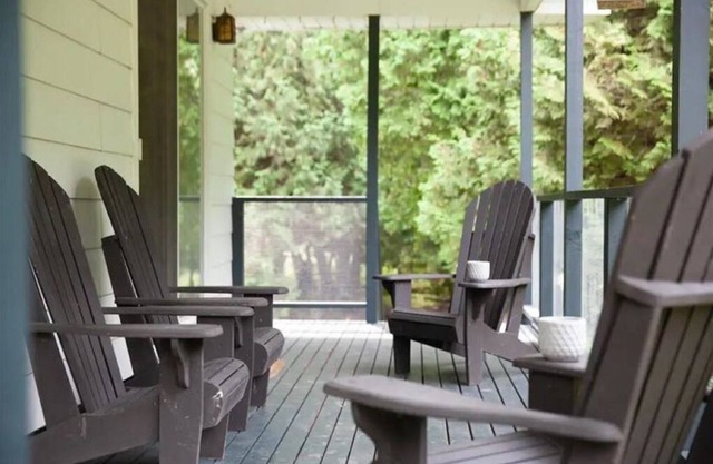 Idylwild Riverfront Cottage - Moments from Lake Huron