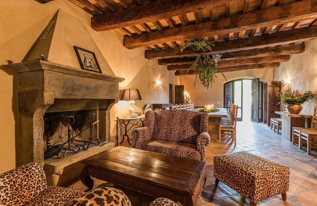 Il Casale di Meleto - splendid villa surrounded by greenery a few km from the sea