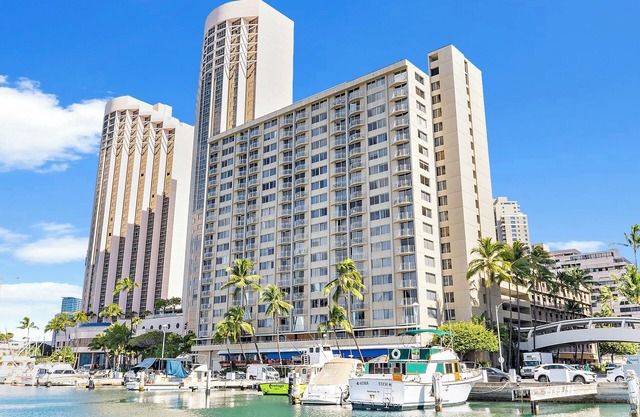 Ilikai Marina @6FL Ocean View and Marina, Renovated