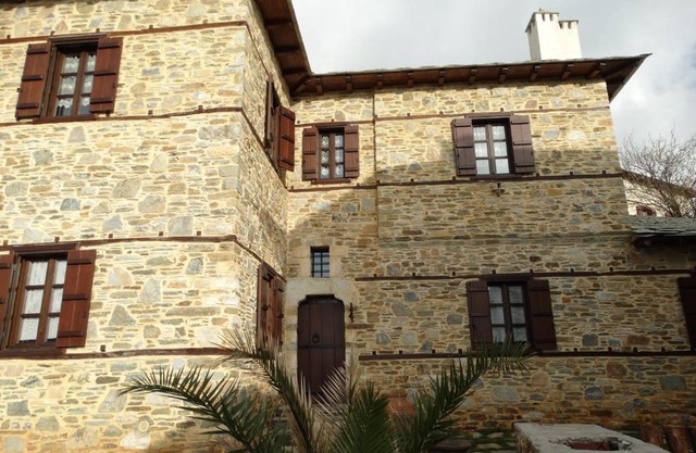 Iliopetra Suites