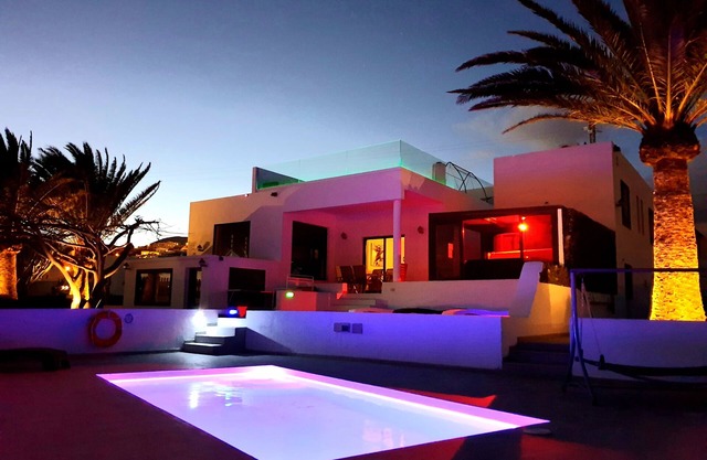 ILLA VISTA MAR I – 360 sqm luxury, heated pool, 600 Mbit, hot tub, gaming room!