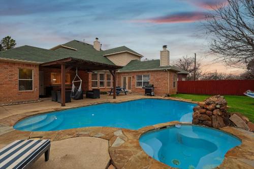 Immaculate 5BR 2,5BA Holiday Home with Pool