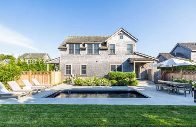 Immaculate Surfside 4 Bedroom Home with Private Pool and Tennis, Car Ferry resi