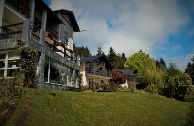 Impeccable 2BR Condo w Spacious Balcony and Waterfront