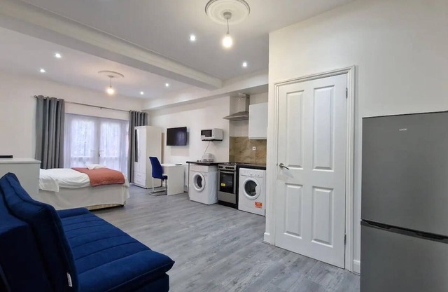 Impeccable 1-Bed Apartment in Ilford