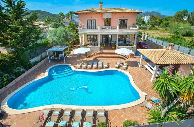Impressive Spacious Villa, A/C, Private Pool, Ideal Location - Port de Pollenca 8mins walk to Beach