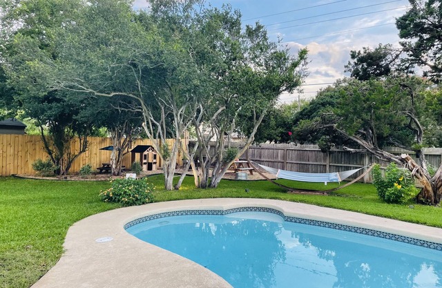 In Ground Pool - Big Yard - Awesome Location!
