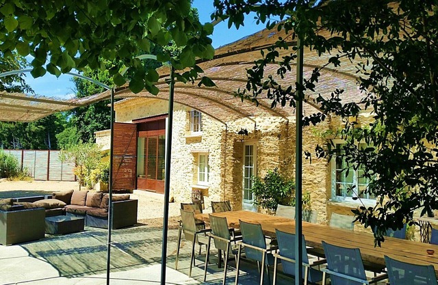 In Mornas, Vaucluse, well restored big landhouse with private pool