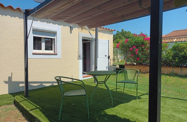 In Provence, beautiful independent studio, fully equipped