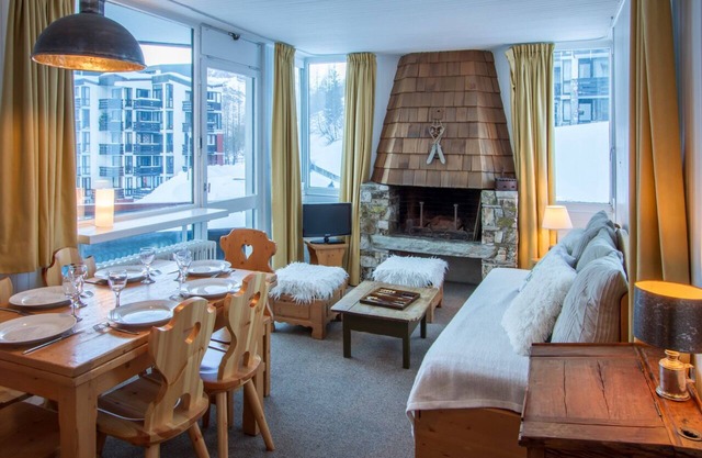 In the center of town, close to the ski slopes, 3 rooms, 2 bedrooms for 4 people