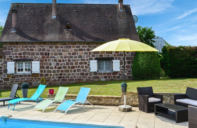 In the heart of the Dordogne awaits you this lovely cottage.