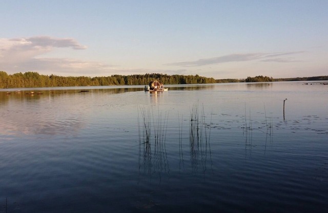 In the middle of the Swedish World of Glass and at the lake Skärsjön
