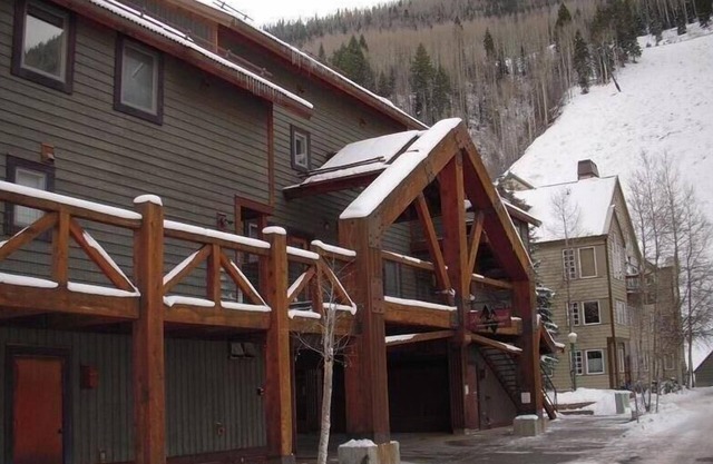 In-Town Townhome, ski-in-out. Walk to everything - 2BD-2.5BA, Laundry- shuttle