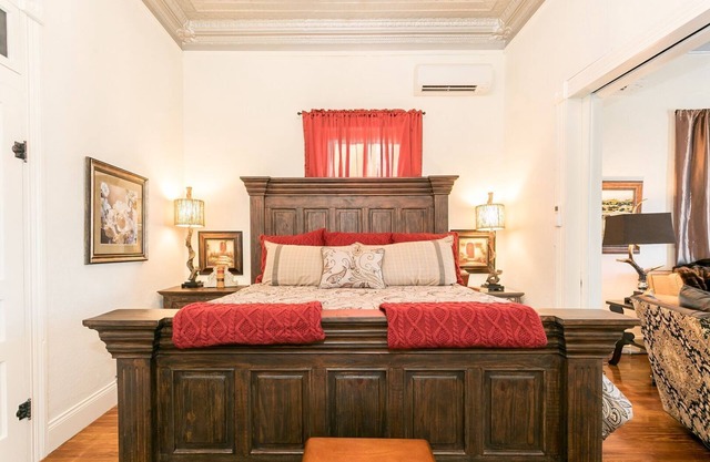In town Villas- Suite 1 (2 Bedrooms) | Walk to Everything