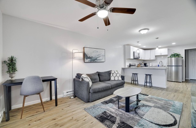 In Unit W&D Free Parking Fast Wifi 5 Min Downtown