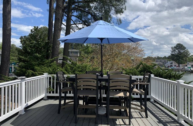Incredible Bayfront Home with Amazing Sunsets! A warm home with lots of space