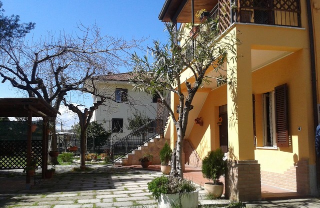 Independent apartment in a villa with garden